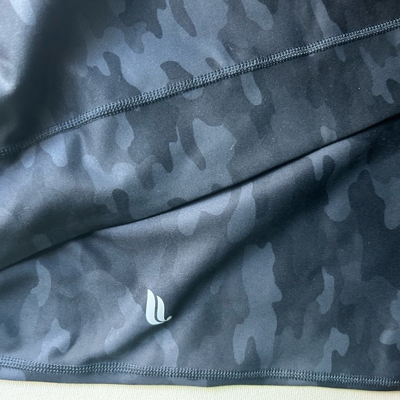 Fabletics on-the-go High Waisted Tonal Camo Legging - Picture 3 of 6
